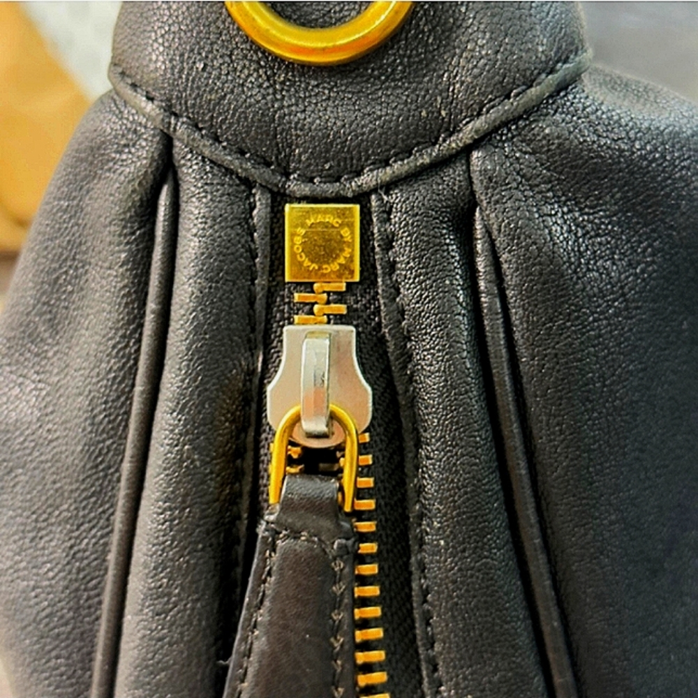 MARC BY MARC JACOBS AUTHENTIC  BLACK LEATHER CLASSIC Q HILLIER HOBO BAG EUC - Picture 7 of 9